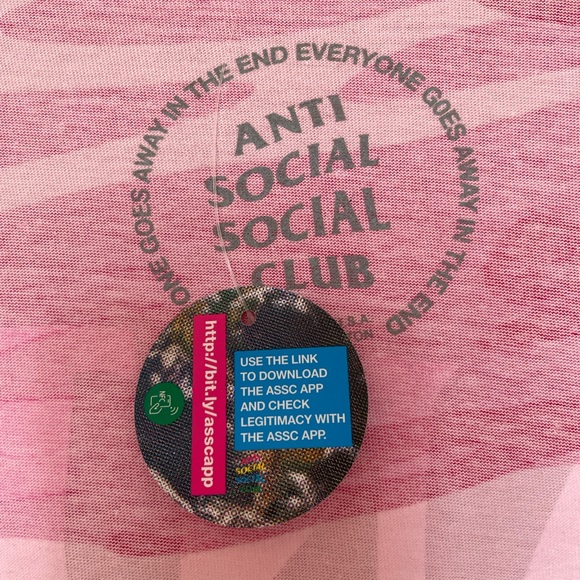 ASSC x Hello Kitty Tshirt - Picture 7 of 7